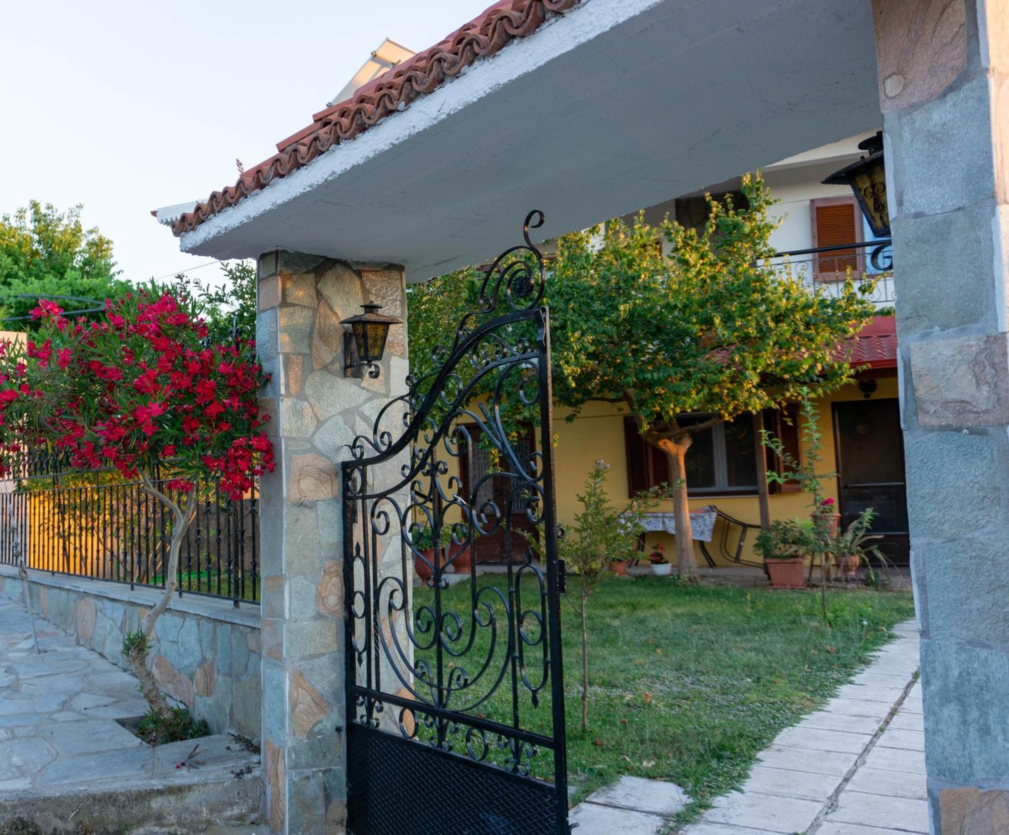 Holiday home Theros Makrygialos
